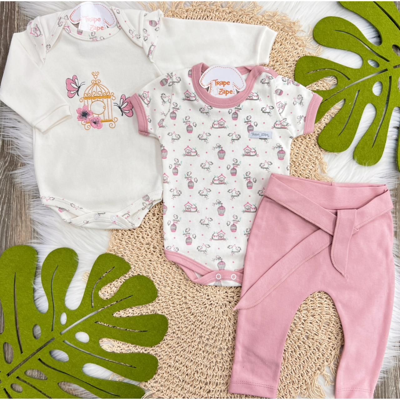 Conj. de Malha 3 peças - Gaiola de Passarinhos com Borboletas - Off White e Rose